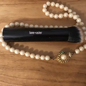 Lune+Aster  Foundation Brush